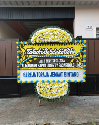 Papan Bunga Duka di Pakel