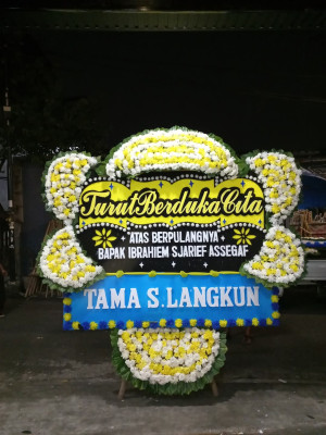 Papan Bunga Duka di Pakel